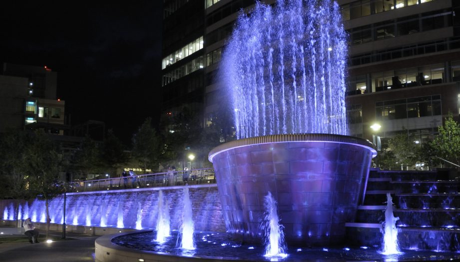 The Woodlands Waterway Square Show Fountain