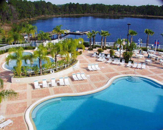 Oasis Lakes at the Fountains Resort Poolscape