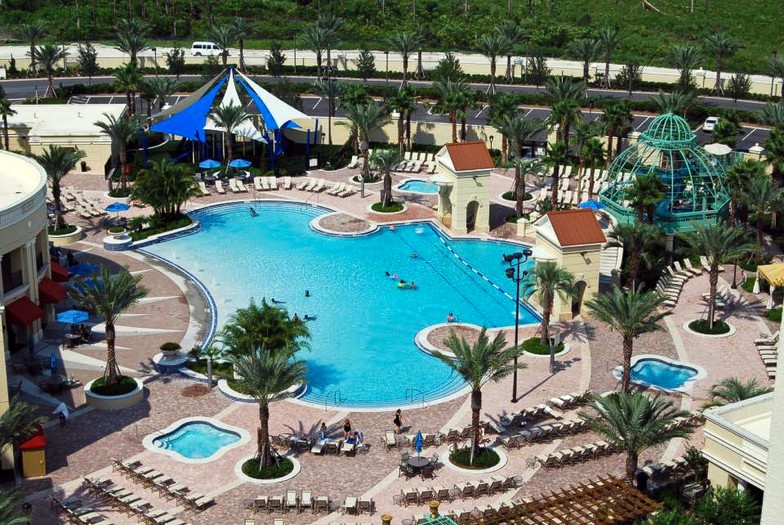 Parc Soleil Suites Poolscape