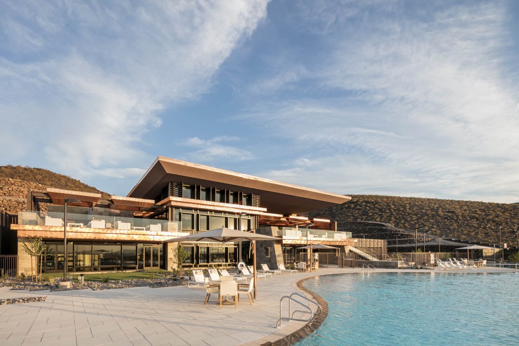 Ascaya Club Resort-style Pool