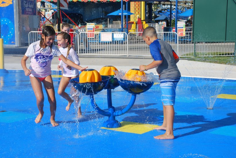 Fun Spot America spinning interactive water feature