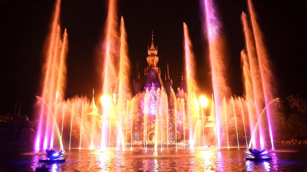 Vinwonders Once Fountain Show displays giant sprays of water