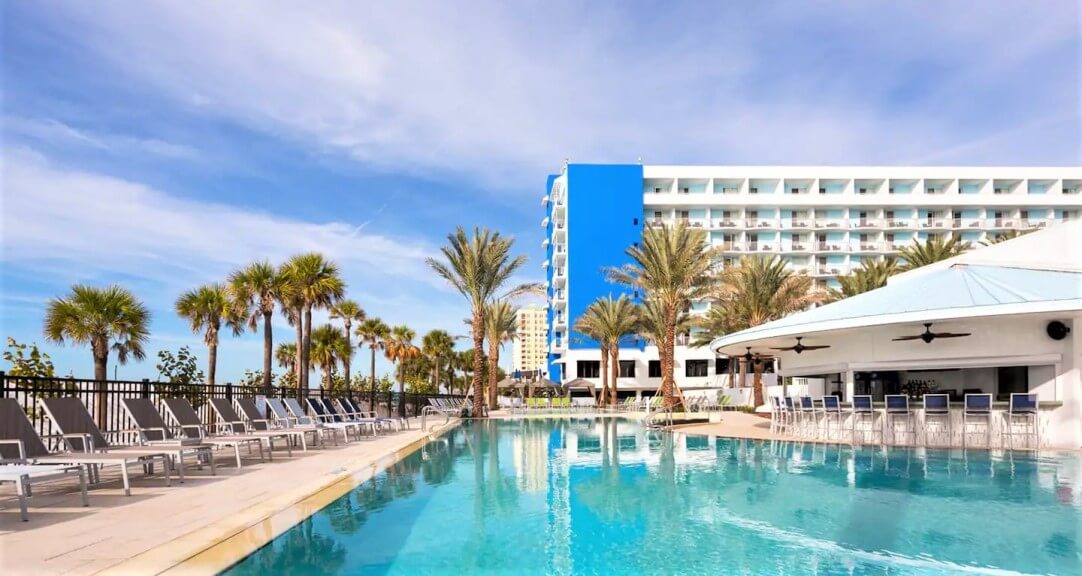 Hilton Clearwater Beach pool deck